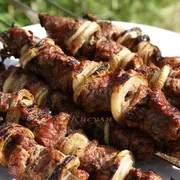 A legjobb receptek, hogyan lehet savanyú a shish kebab nyársat sertés, csirke, hal, pulyka