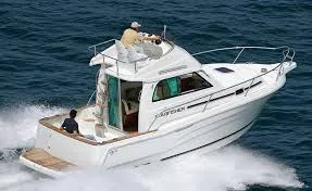 Motoros jachtok és flybridge, a fő helyszín a jachtok Magyarországon (jacht) Motoros jachtok és flybridge, a fő helyszín a jachtok Magyarországon