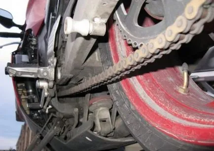 Tisztítása és kenése a motorkerékpár lánc (motorkerékpár) Tisztítása és kenése a kerékpár lánc