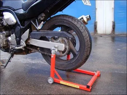 Tisztítása és kenése a motorkerékpár lánc (lánc) Tisztítása és kenése a kerékpár lánc