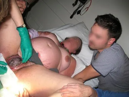 Ahol a gyerekek másznak születéskor fotó, baba születése