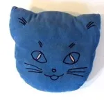 Párna-cat-cat párna kezével