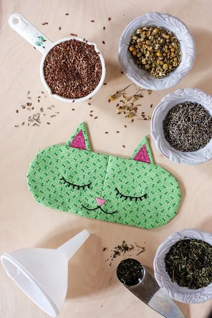 Párna-cat-cat párna kezével