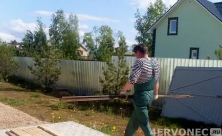 Az építőiparban a garázs 8x10 hab blokkok kezük (hab blokkok) Az építőiparban a garázs 8x10 hab blokkok kezük