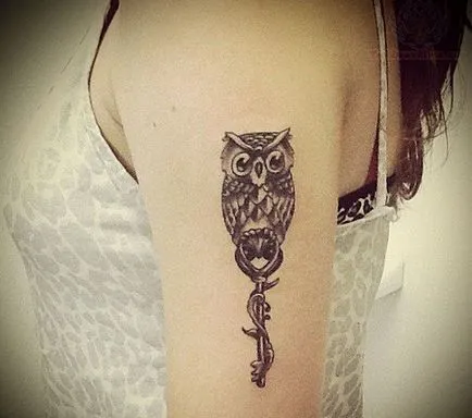 Megfelelő Tattoo érték formájában egy madár (12 fotó)