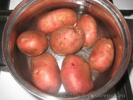 Saláta szilva és gomba 8 Simple receptek