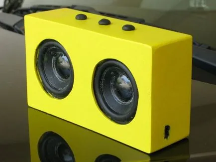 Házi bluetooth hangszóró a kezével