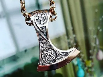 Lovatlan Perun fontosságát hárítania