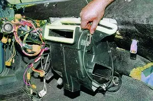 Eltávolítása és szétszerelése a fűtő VAZ-2109, autósok
