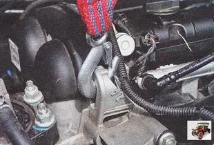 Ki- és beszerelése a motor az autó Ford Focus 2
