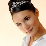 Menyasszonyi frizura a tiara (esküvői frizurák tiara) Menyasszonyi frizura a tiara