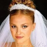 Menyasszonyi frizura a tiara (koronát) Menyasszonyi frizura a tiara