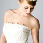 Menyasszonyi frizura a tiara (esküvői frizurák tiara) Menyasszonyi frizura a tiara