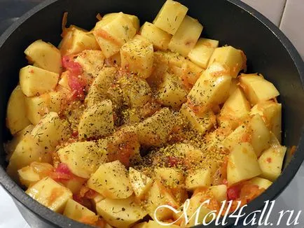 Sült krumpli hússal - egy finom sertésborda burgonyás recept egy fotó