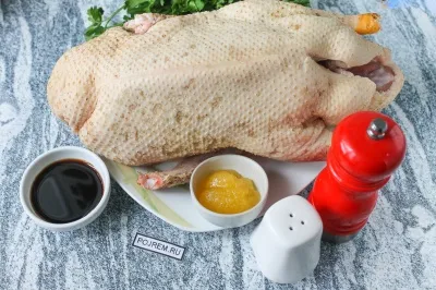 Kacsa a lyukba a sütőben - lépésről lépésre recept, hogyan kell főzni fotókkal