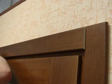 Telepítése beváltás az ajtón a saját kezével - lehetőségek különböző anyagok (kéz) Telepítése beváltás az ajtón a saját kezével - lehetőségek különböző anyagok