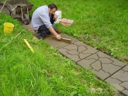 Típusai és egy módszer kerti utak saját kezűleg (create) Típusai és egy módszer kerti utak saját kezűleg