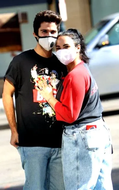 demi