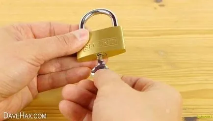 Vzlamyvyuschy „lifehack, hogyan lehet egy pótkulcsot bármely anyag kéznél