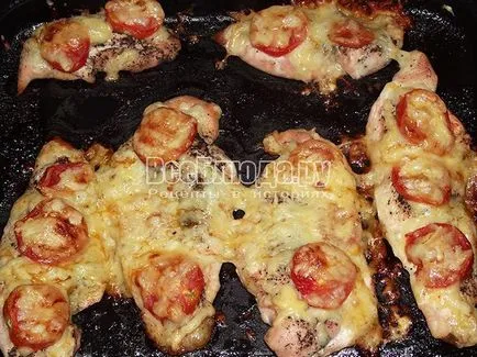 Sült csirkemell filé, paradicsommal és sajttal recept fotó, minden étkezés