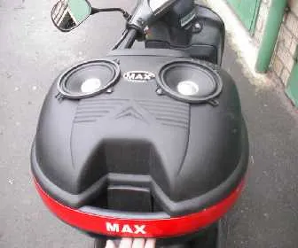 Akusztika a robogó, mint egy csákány és helye
