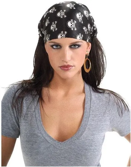 Bandanna kezét a fejére bandaty minta fiúk és lányok