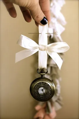Az óra a dekoráció esküvő - tippek és képek (steampunk) Az óra a dekoráció esküvő - ötletek és képek