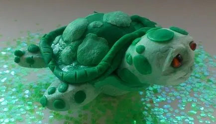 Teknős saját kezével egy gyönyörű torta fotó-kiválasztás