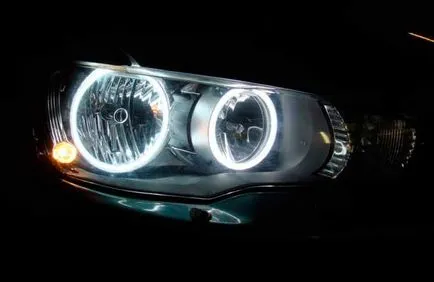 Csinál a saját kezét Angel Eyes autóval