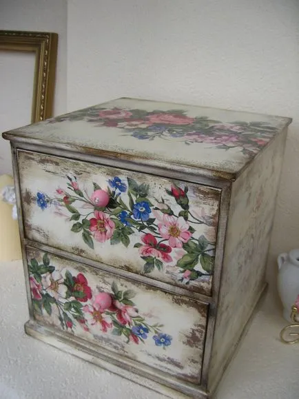 Decoupage bútorok saját kezűleg, az ötlet a festés és a helyreállítás stílusban Shabby-chic, vintage, és Provence