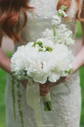 Florists részletesen bazsarózsák esküvő (bazsarózsák elég gyorsan) Florists részletesen bazsarózsa esküvői