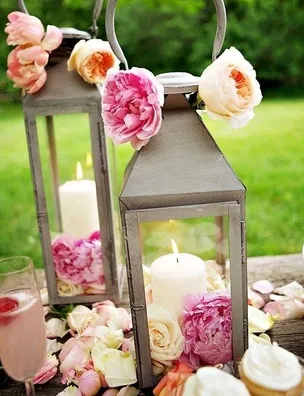 Florists részletesen bazsarózsák esküvő (pionokról) Florists részletesen bazsarózsa esküvői