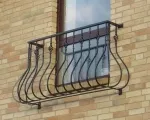 Francia erkélyes, hogy egy klasszikus kovácsolt és modern design, fotó