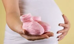 Kitalálni a házastársa otthon a kártyákat, fésű