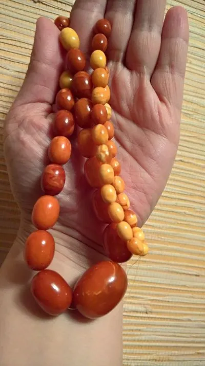 Mesterséges borostyán termelés és jellemzői