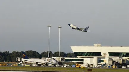 Hogyan juthat a Fiumicino repülőtér és Róma központjában (repülőtér) Hogyan juthat a Fiumicino repülőtér és Róma központjában