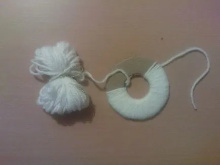 Hogyan lehet pom-poms fonal, ami puha pompon saját kezét újév video (saját) Hogyan lehet pom-poms fonal, ami puha pompon saját kezében szilveszteri videó