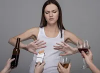 Mivel ugyanakkor, hogy hagyja abba alkoholfogyasztás és a dohányzás