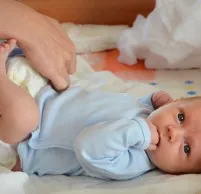 Hogyan állapítható meg, hasmenés csecsemők tünetei és okai, kezelése