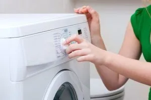 Hogyan fehéríti a fehér cucc otthon néhány trükköt és hasznos eszközöket,