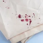 Hogyan mossa foltokat a dezodor és az izzadtság (izzadság) Hogyan mossa a foltokat izzadság és szagtalanító