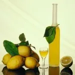Amint ital limoncello tiszta formában és recept koktél (limoncello) Hogyan inni limoncello tiszta formában, és koktél receptek