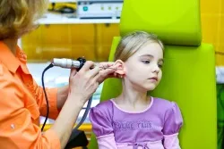 Hogyan kell helyesen tisztítani a fülét a felnőtt és a gyermek jó tanács (tanácsok) Hogyan kell helyesen tisztítani a fülét a felnőtt és gyermek tippek