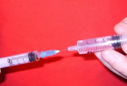 Hogyan készítsünk egy injekciót izomba (jobbra) Hogyan készítsünk egy injekciót izomba