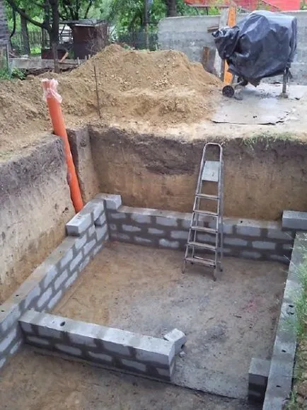 Hogyan építsünk egy pince video-telepítési utasításokat a kezüket, főleg építőipari alatta a ház,