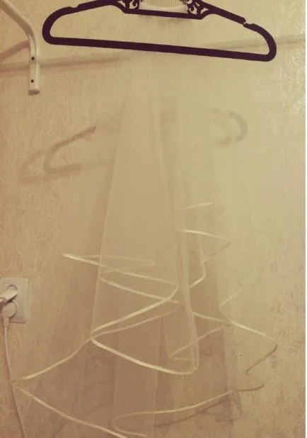 Hogyan mossa és gőz a menyasszonyi ruha otthon, hogy lehet-e használni a mosás (mosás) Hogyan mossa és gőz a menyasszonyi ruha az otthoni, hogy lehetséges-e használni a mosás