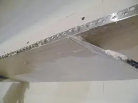 Hogyan, hogy összehangolják a vakolat a szoba sarkában a saját videó (legjobb használat) Hogyan, hogy összehangolják a vakolat a szoba sarkában a saját video