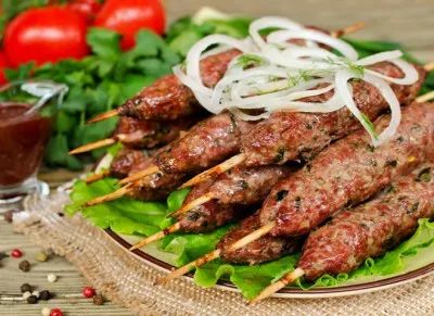 Hogyan kell főzni egy kebab a grill otthon 4 kapható, főleg főzés