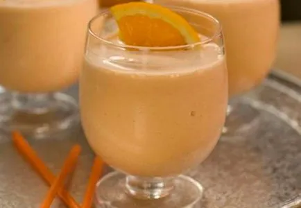 Főzni otthon koktélt fagylalt és juice