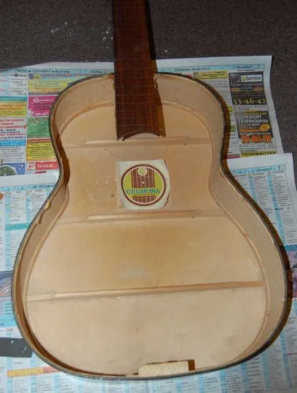 Hogyan szétszedni gitár távolítsa el a fedélzeten vagy az alsó (hogy egy gitár a kezében) Hogyan szétszedni gitár távolítsa el a fedélzet vagy alsó